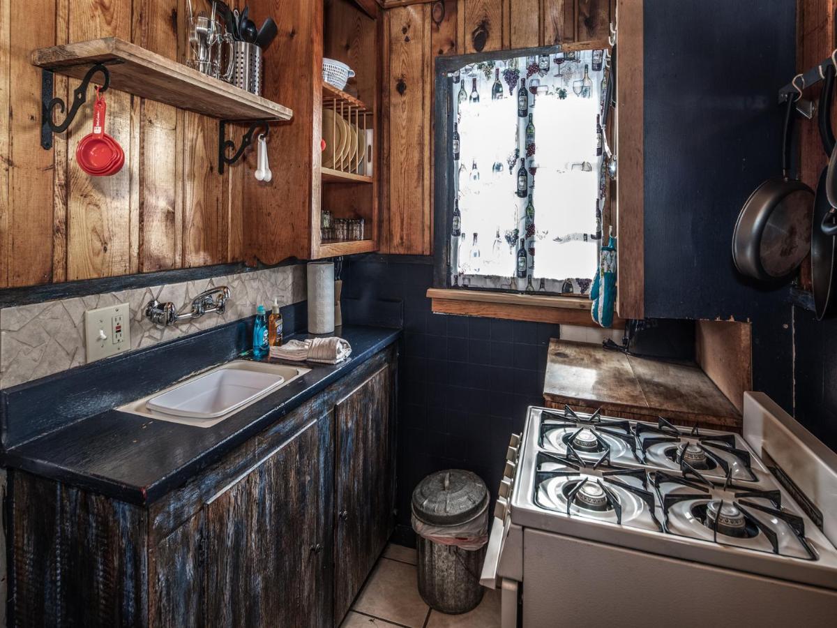 Apache Village 4, King Studio, Midtown, Sleeps 2 ルイドソ エクステリア 写真