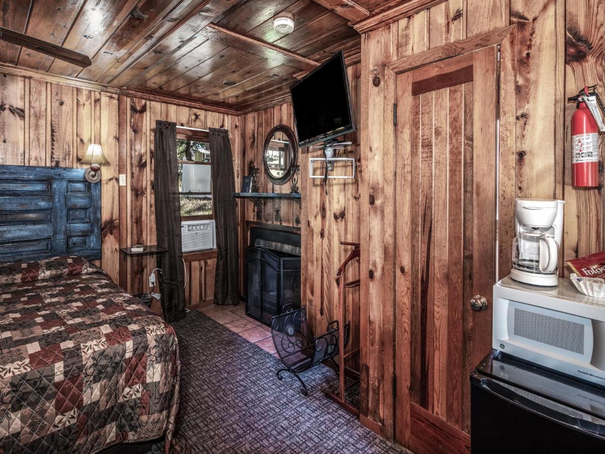 Apache Village 4, King Studio, Midtown, Sleeps 2 ルイドソ エクステリア 写真