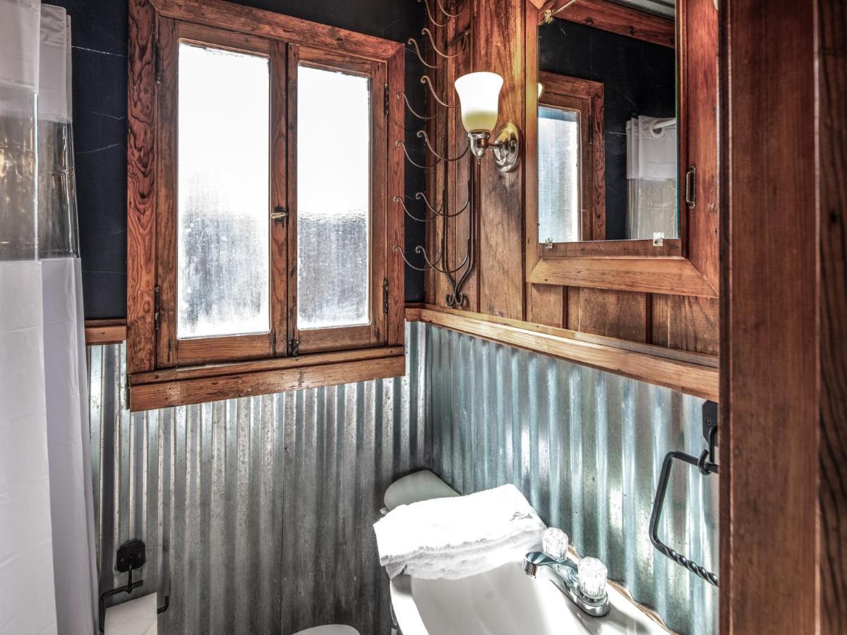 Apache Village 4, King Studio, Midtown, Sleeps 2 ルイドソ エクステリア 写真