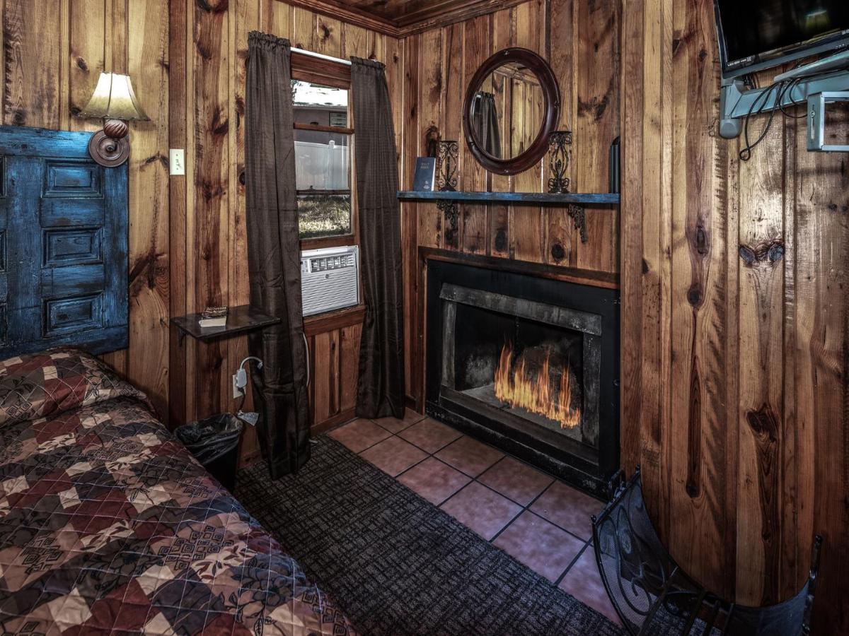 Apache Village 4, King Studio, Midtown, Sleeps 2 ルイドソ エクステリア 写真